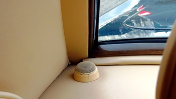 Innenraum eines sehr gepflegten Rolls-Royce Silver Shadow II